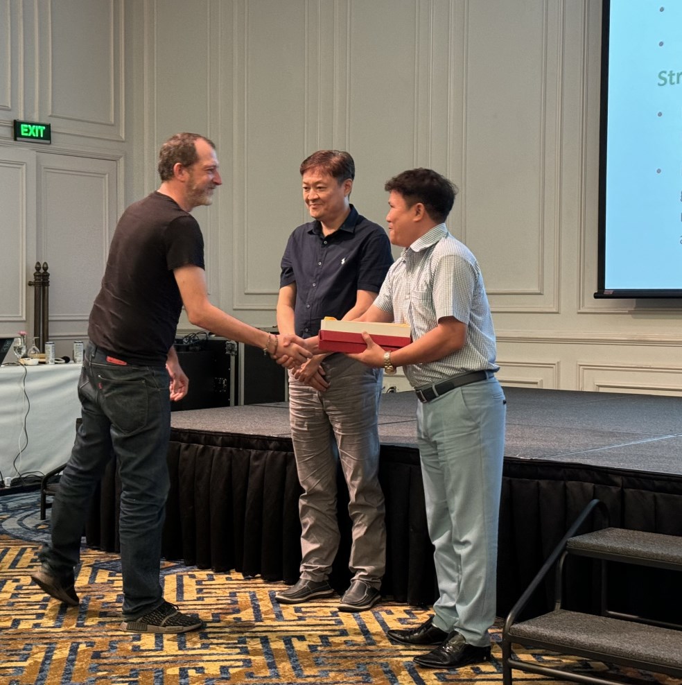 Lễ trao giải Osprey Strategic Partnership Award – Thiên Phú Mút
